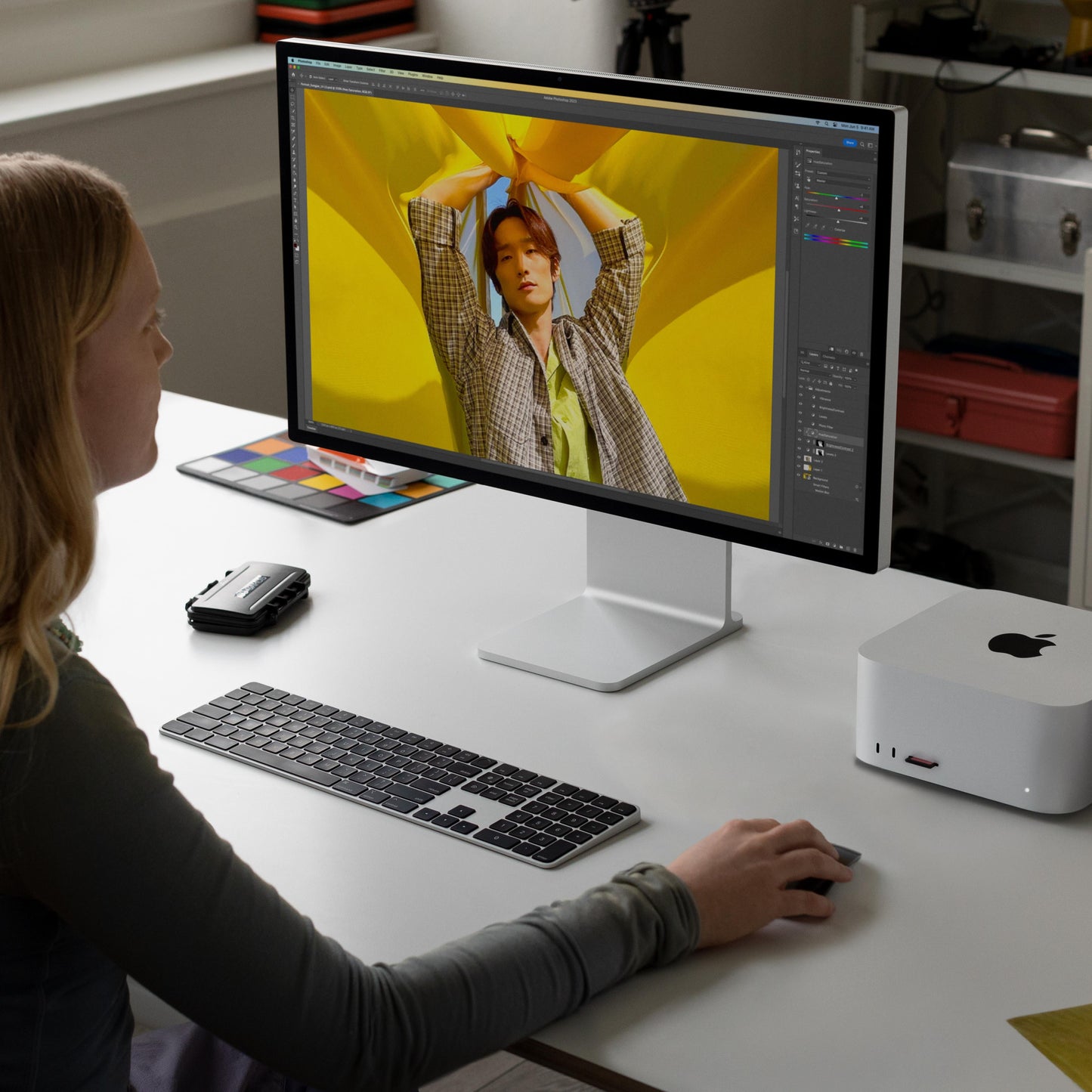Mac Studio: Apple M2 Max with 12-core CPU, 30-core GPU, 16-core Neural Engine, 512GB SSD